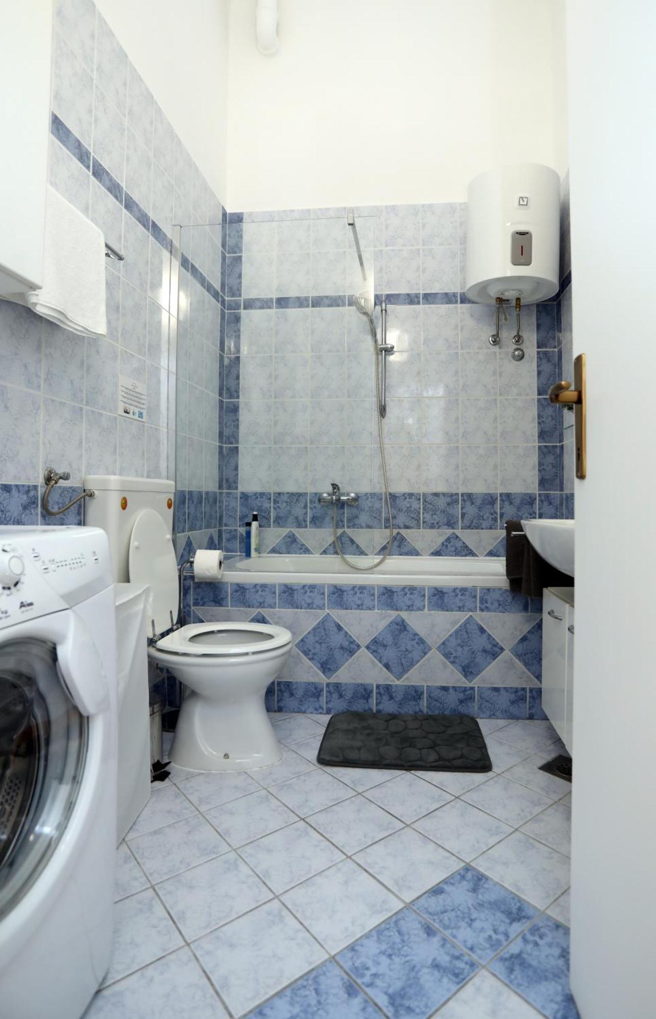 Apartment Loly Medulin Exterior photo